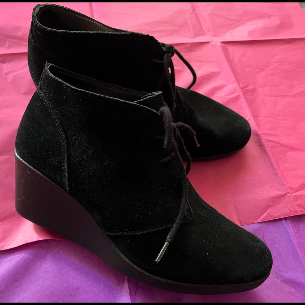 Crocs suede wedge boots